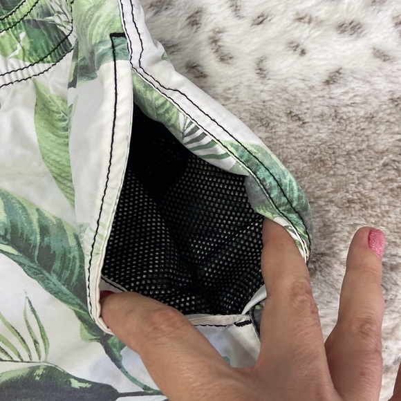 Men’s H&M swim trunks large tropical palm trees leaves beach pool party summer - Picture 5 of 10